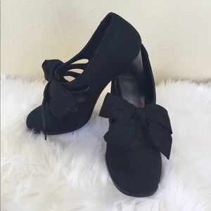 Ann Marino Ladies Black Bow heels
